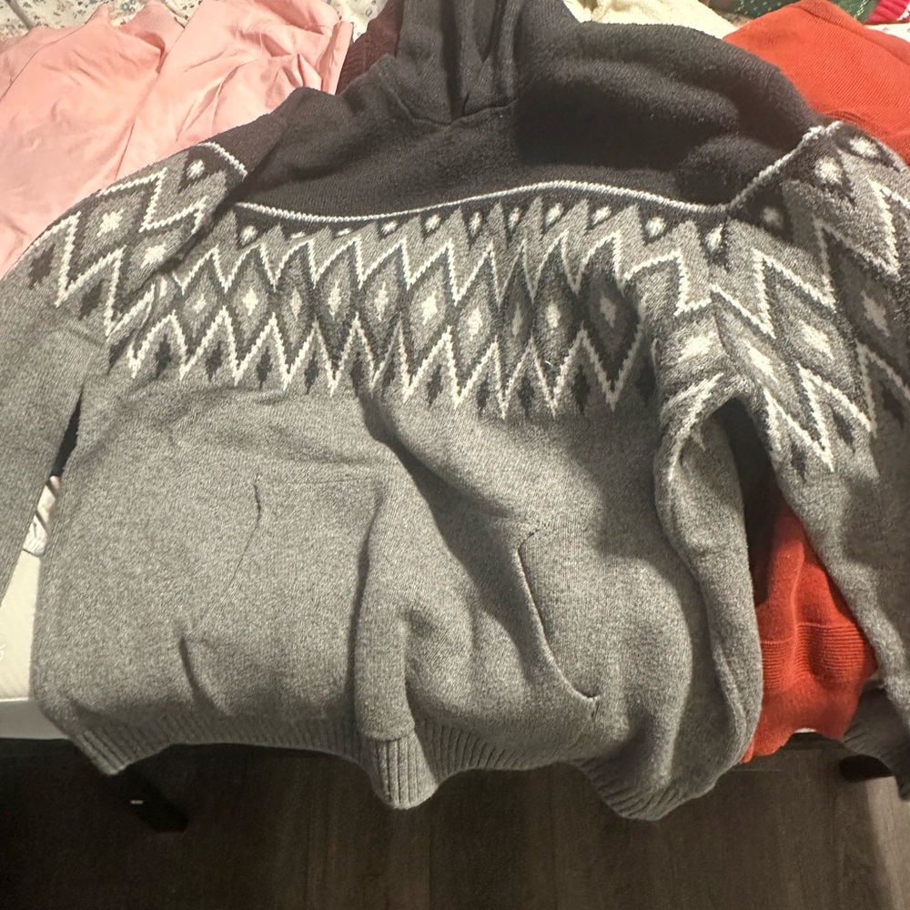 Old Navy Gray Crewneck Sweater